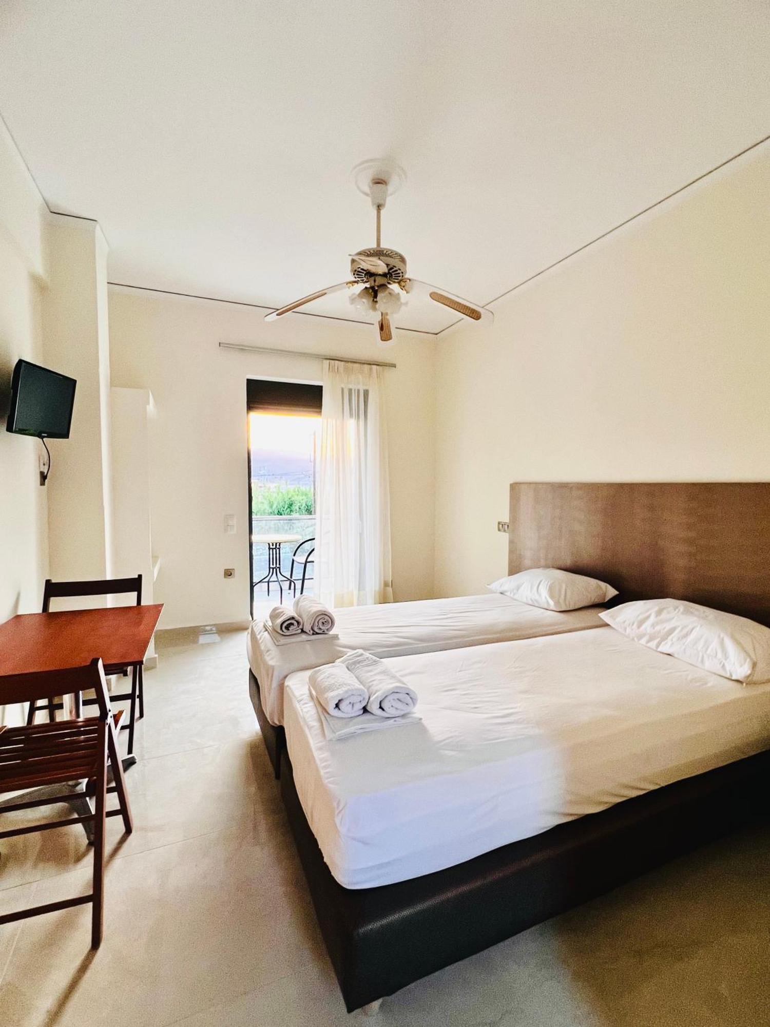 Andriotis Rooms & Houses Skála Loutrón Extérieur photo
